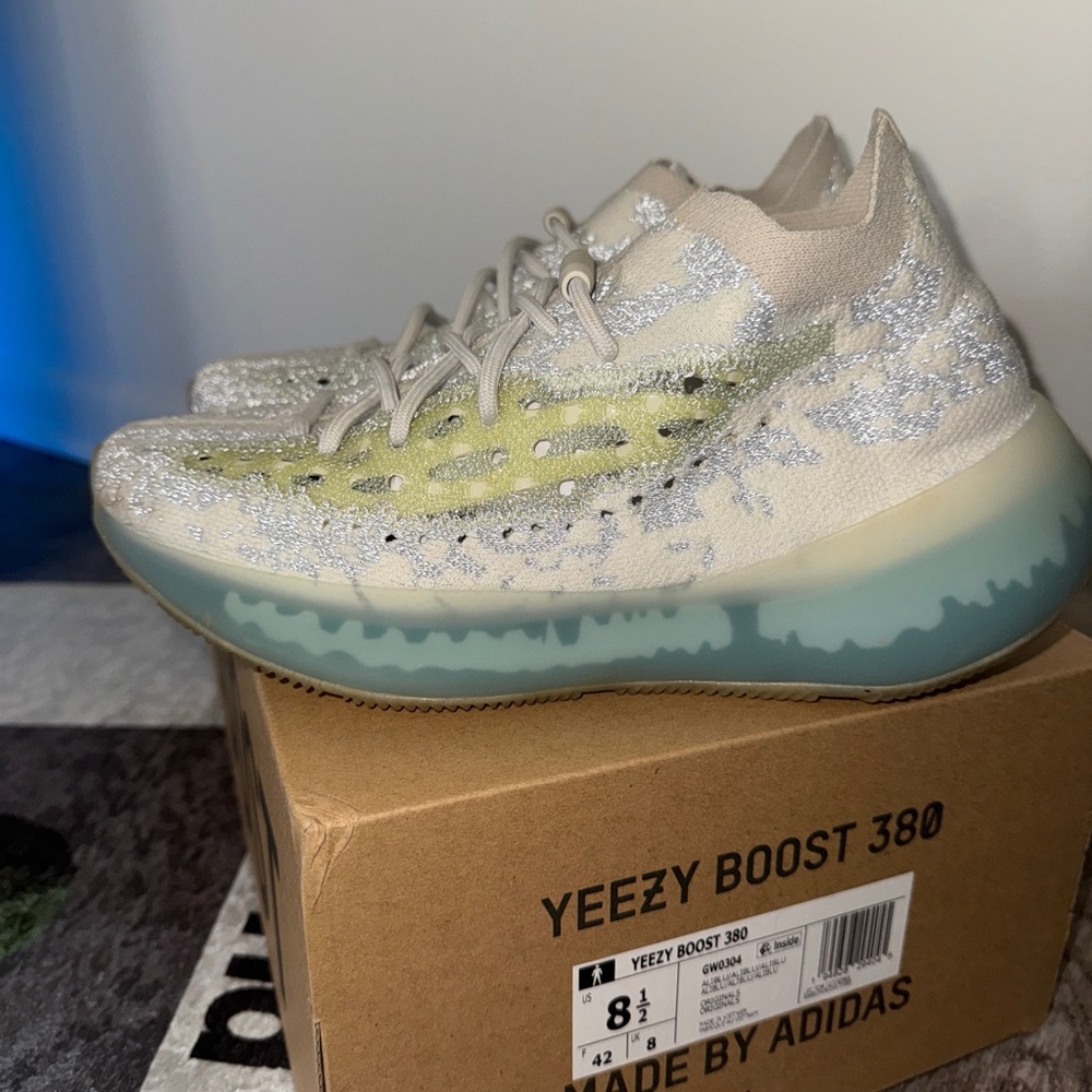 Yeezy boost 380- Excellent condition